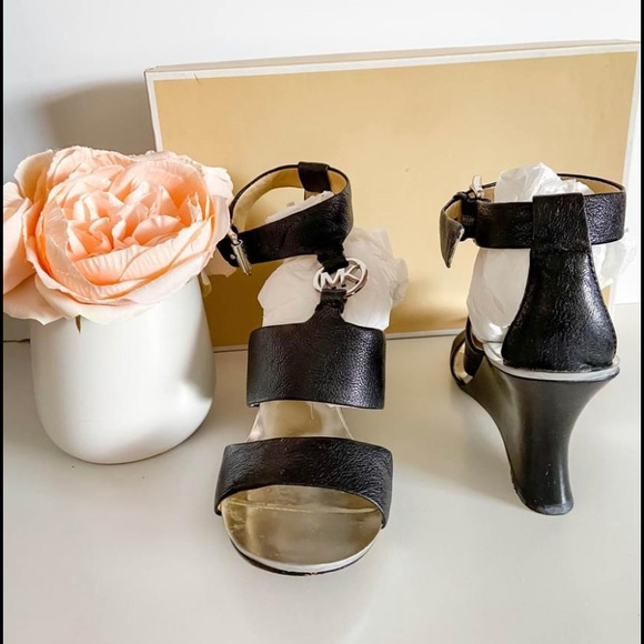 Michael Kors wedges - Picture 2 of 6